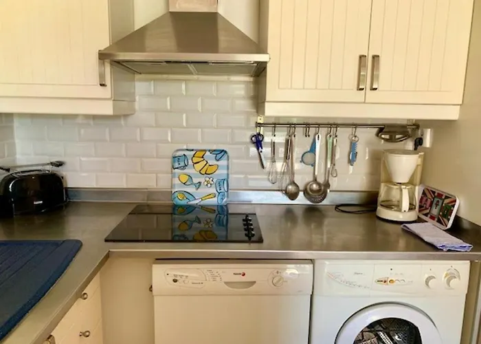 T2 Climatisé à 30m De La Mer, Capacité 6 Pers - Fr-1-607-84 Agde